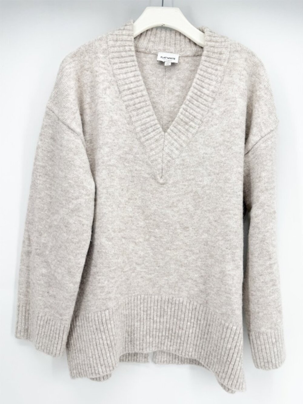 Flat White Medium Beige Thick Knit Mila V-Neck Sweater Pullover - Picture 2 of 9